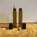 10 ml flesje met roller en dop 10 ml flesje met roller en dop